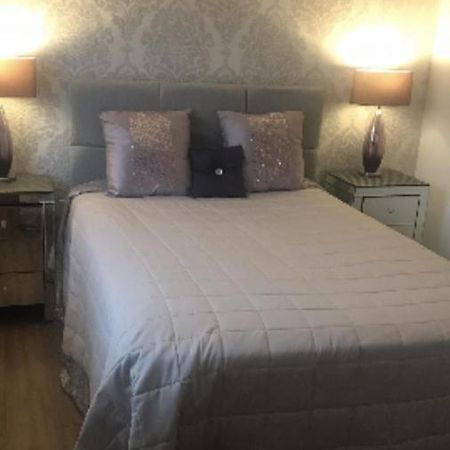 Double Room With En-Suite. Central For North West Rainhill Bagian luar foto