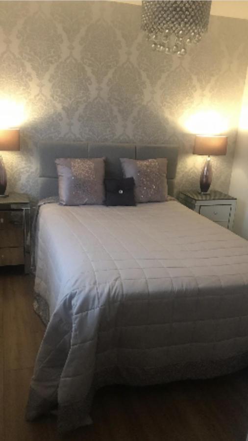 Double Room With En-Suite. Central For North West Rainhill Bagian luar foto