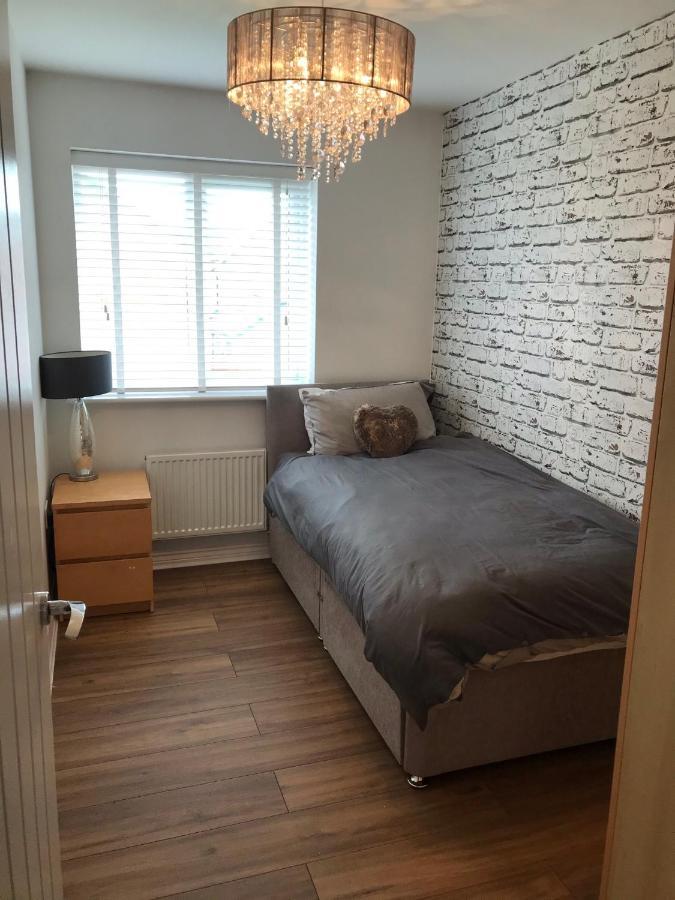 Double Room With En-Suite. Central For North West Rainhill Bagian luar foto